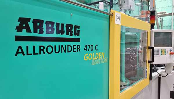 Macchina Arburg Allrounder 470 C per lo stampaggio della plastica