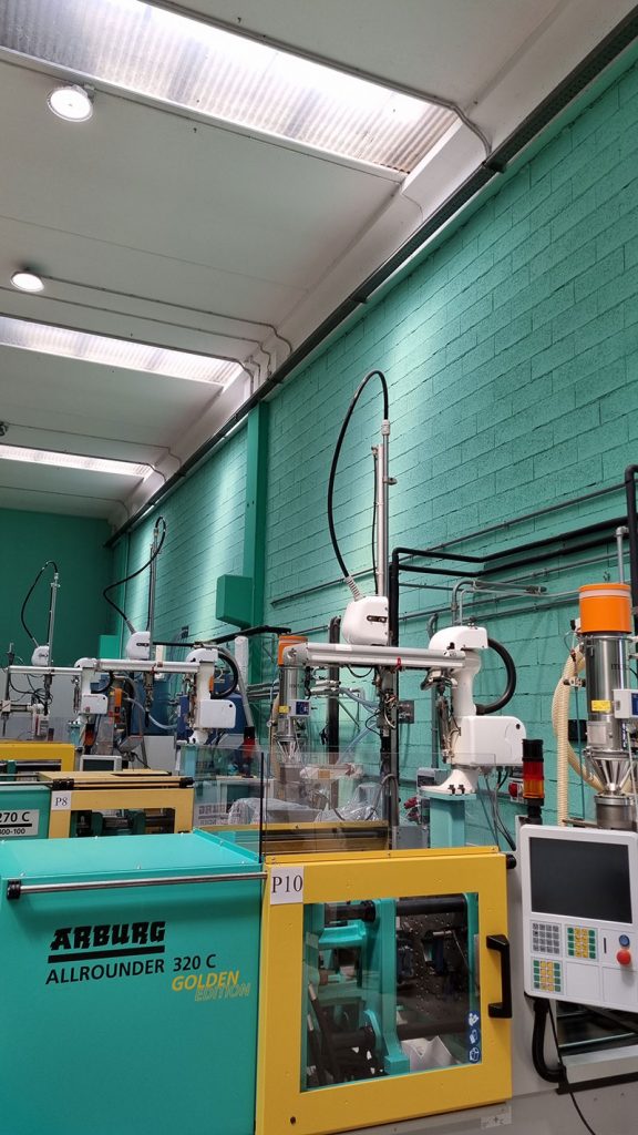 Reparto produzione stampaggio plastica Reparto produzione stampaggio plastica